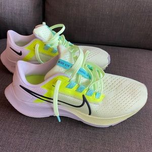 Women’s Nike Air Zoom Pegasus 38 - Great Condition- Size 7.5